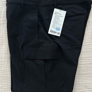 NEW NWT Lululemon Men’s Utilitarian Cargo Pant Black Sz 34